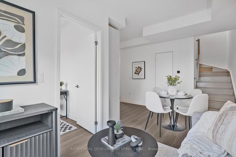 Photo 2 at 172 - 67 Curlew Drive, Donalda, Toronto