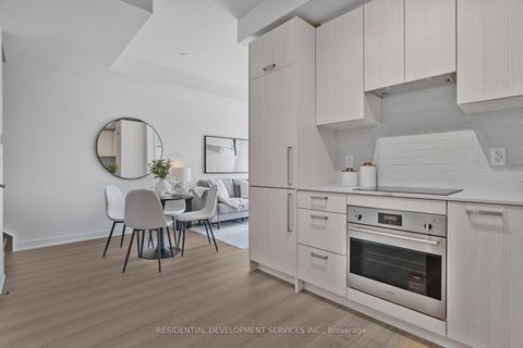 Photo 5 at 172 - 67 Curlew Drive, Donalda, Toronto