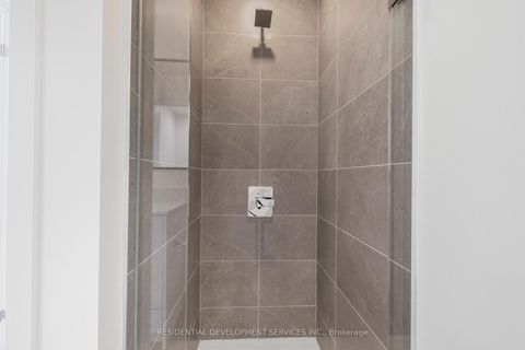 Photo 15 at 172 - 67 Curlew Drive, Donalda, Toronto