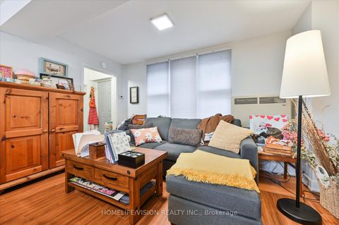 Photo 2 at 400 Summerhill Avenue, Moore Park, Toronto