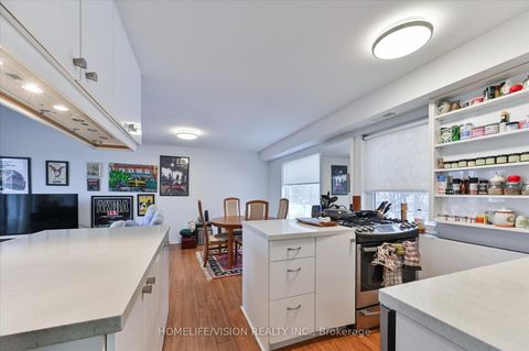Photo 36 at 400 Summerhill Avenue, Moore Park, Toronto