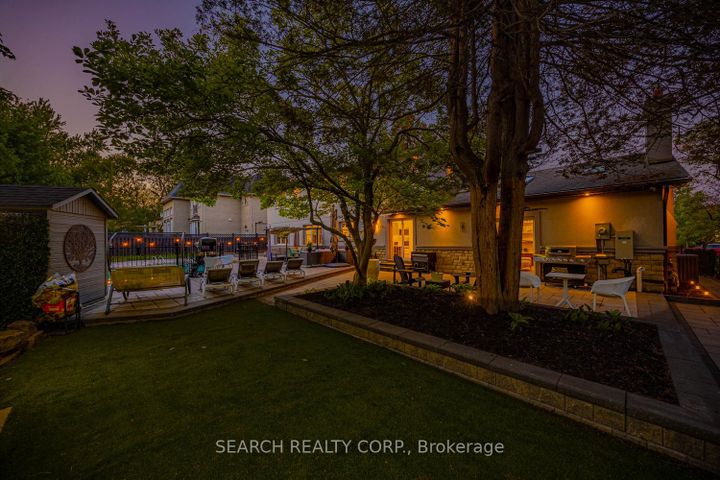Photo 1 at 1421 Watersedge Road, Clarkson, Mississauga