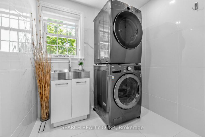 Photo 30 at 1421 Watersedge Road, Clarkson, Mississauga