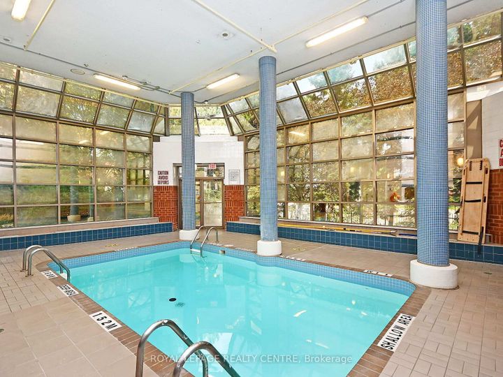 Photo 6 at 807 - 25 Fairview Road W, Fairview, Mississauga