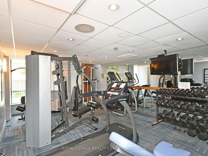 Photo 10 at 807 - 25 Fairview Road W, Fairview, Mississauga