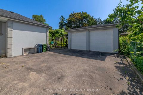 Photo 1 at 23 Chappel Hill Road, CFB, Toronto