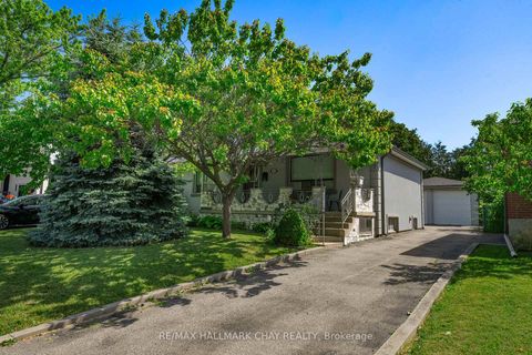 Photo 4 at 23 Chappel Hill Road, CFB, Toronto