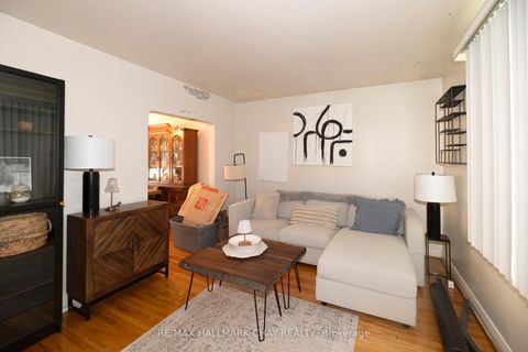 Photo 7 at 23 Chappel Hill Road, CFB, Toronto