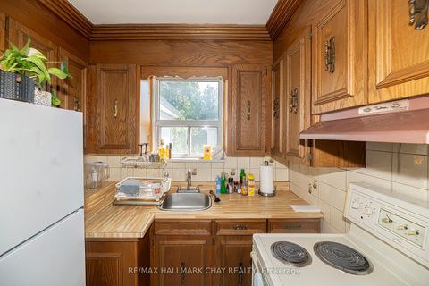 Photo 11 at 23 Chappel Hill Road, CFB, Toronto