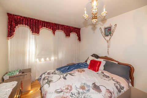 Photo 14 at 23 Chappel Hill Road, CFB, Toronto