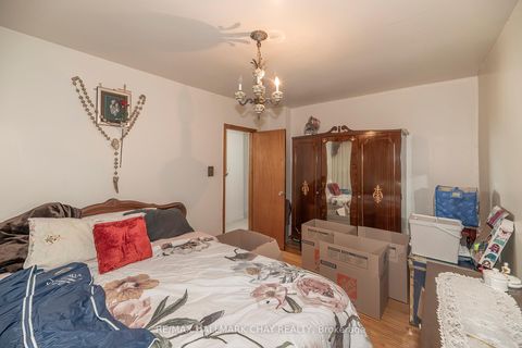 Photo 16 at 23 Chappel Hill Road, CFB, Toronto