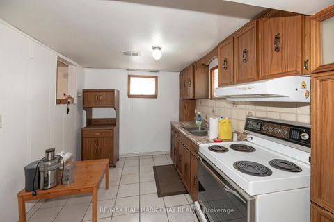 Photo 19 at 23 Chappel Hill Road, CFB, Toronto