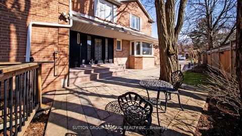 Photo 1 at 8 Colleen Street, Yorkhill, Vaughan