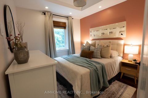 Photo 11 at 128 Hopedale Avenue, Broadview North, Toronto