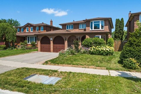 Photo 1 at 51 Sugarbush Square, Highland Creek, Toronto
