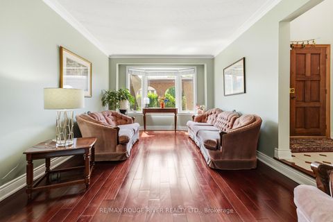 Photo 5 at 51 Sugarbush Square, Highland Creek, Toronto