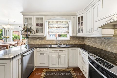 Photo 10 at 51 Sugarbush Square, Highland Creek, Toronto