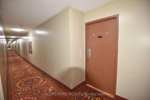 Photo 2 at 1512 - 21 Markbrook Lane, Jamestown, Toronto