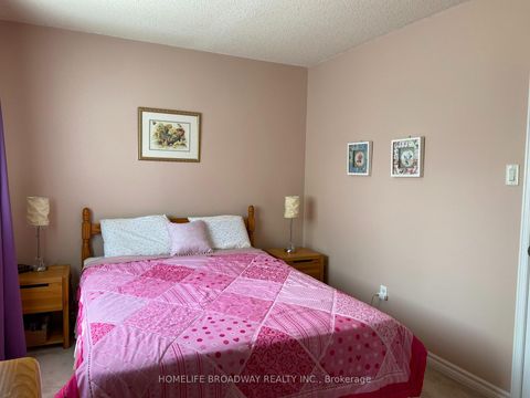 Photo 8 at 26 - 517 Jack Giles Circle, Summerhill Estates, Newmarket