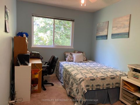 Photo 11 at 26 - 517 Jack Giles Circle, Summerhill Estates, Newmarket