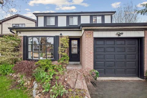 Photo 1 at 78 Springhead Gardens, North Richvale, Richmond Hill