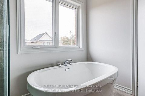 Photo 16 at 26 Sam Battaglia Crescent, Sutton & Jackson's Point, Georgina