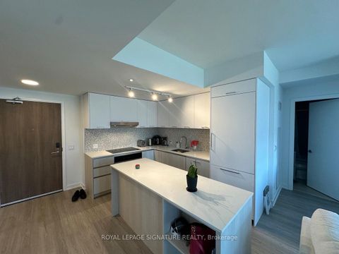 Photo 5 at 222 - 8188 Yonge Street, Uplands, Vaughan