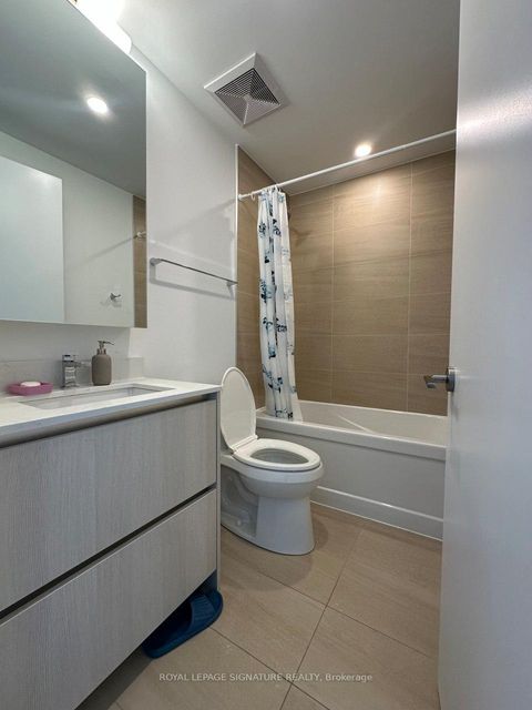 Photo 7 at 222 - 8188 Yonge Street, Uplands, Vaughan