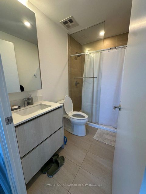 Photo 9 at 222 - 8188 Yonge Street, Uplands, Vaughan