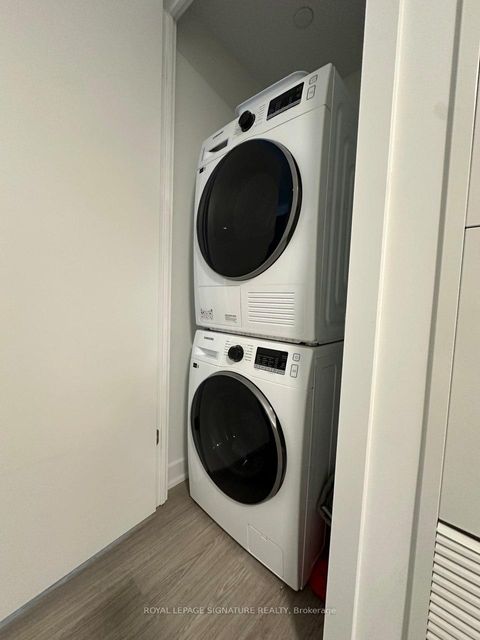 Photo 12 at 222 - 8188 Yonge Street, Uplands, Vaughan