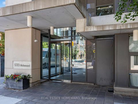 Photo 1 at 706 - 533 Richmond Street W, Waterfront Communities C1, Toronto