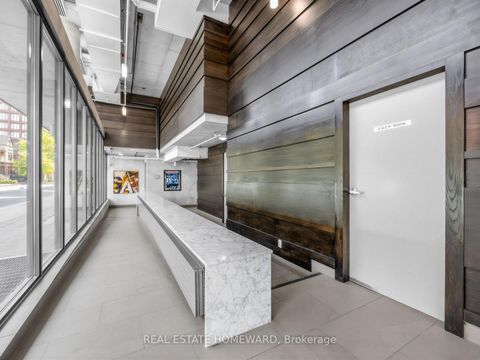 Photo 2 at 706 - 533 Richmond Street W, Waterfront Communities C1, Toronto