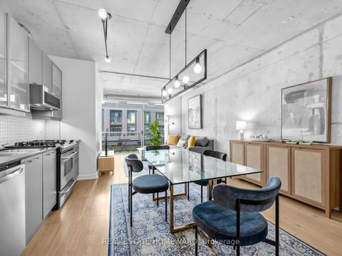 Photo 9 at 706 - 533 Richmond Street W, Waterfront Communities C1, Toronto