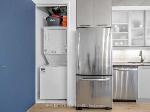Photo 12 at 706 - 533 Richmond Street W, Waterfront Communities C1, Toronto