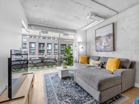 Photo 13 at 706 - 533 Richmond Street W, Waterfront Communities C1, Toronto