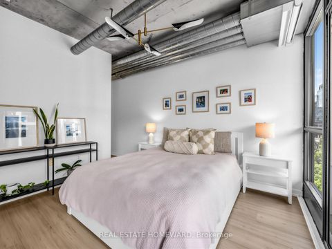 Photo 17 at 706 - 533 Richmond Street W, Waterfront Communities C1, Toronto