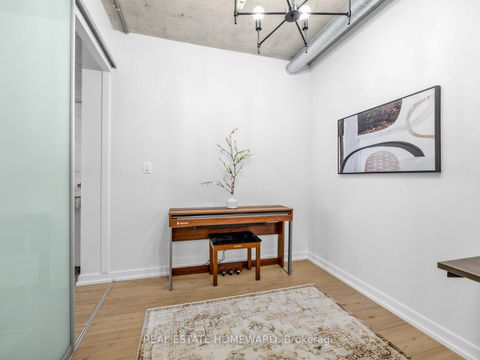 Photo 21 at 706 - 533 Richmond Street W, Waterfront Communities C1, Toronto