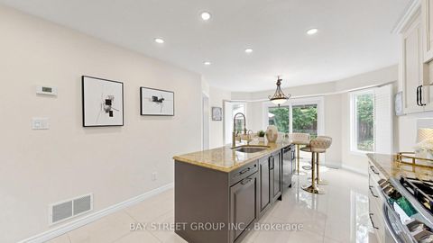 Photo 10 at 26 Kew Gardens, Doncrest, Richmond Hill