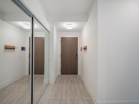 Photo 2 at 2132 - 20 Inn On The Park Drive, Don Mills, Toronto