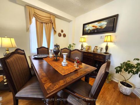 Photo 3 at 25 Lord  Nelson Court, Rouge Woods, Richmond Hill