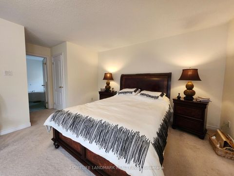 Photo 9 at 25 Lord  Nelson Court, Rouge Woods, Richmond Hill