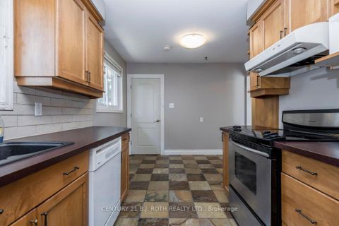 Photo 4 at 36 Cynthia Court, Wellington, Barrie