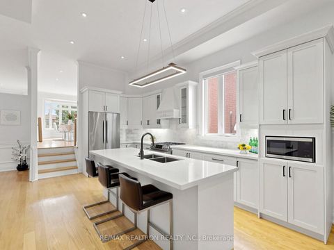 Photo 12 at 402 Glen Park Avenue, Glen Park, Toronto
