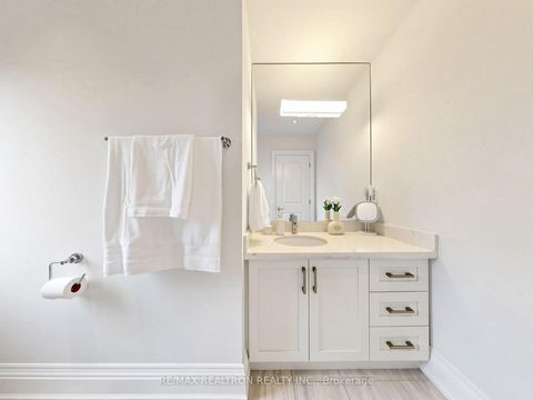 Photo 32 at 402 Glen Park Avenue, Glen Park, Toronto