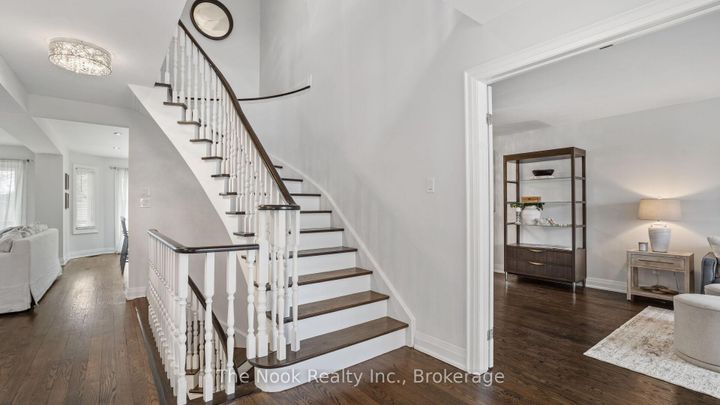 Photo 2 at 938 Wetherby Lane, Rathwood, Mississauga
