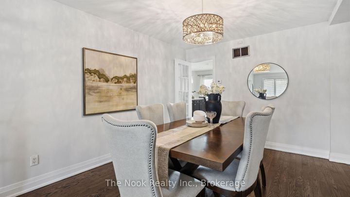 Photo 4 at 938 Wetherby Lane, Rathwood, Mississauga