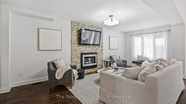 Photo 9 at 938 Wetherby Lane, Rathwood, Mississauga