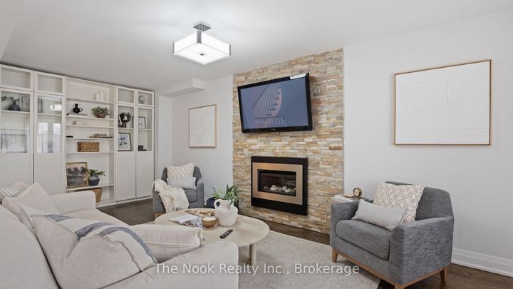 Photo 10 at 938 Wetherby Lane, Rathwood, Mississauga