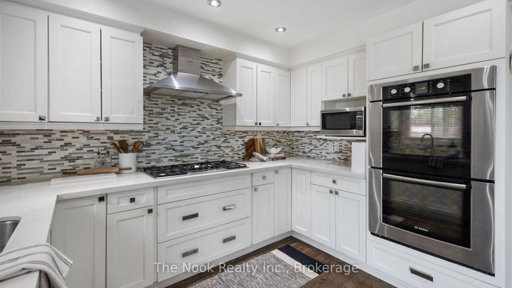 Photo 15 at 938 Wetherby Lane, Rathwood, Mississauga