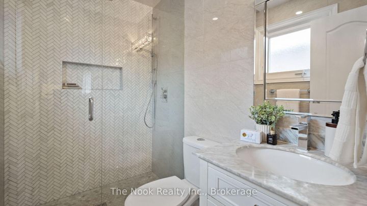 Photo 19 at 938 Wetherby Lane, Rathwood, Mississauga